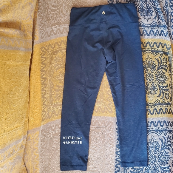 Spiritual Ganster cropped leggings - Picture 3 of 5